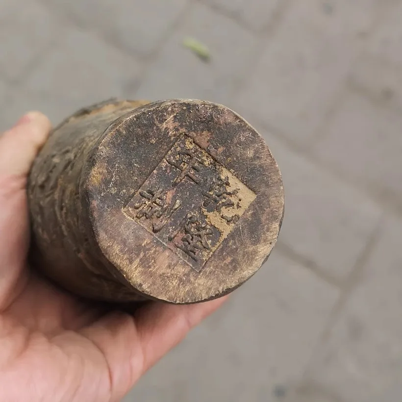 Bronze Collection Vase Carved  - огляд і ціна Collectible Vintage Tools